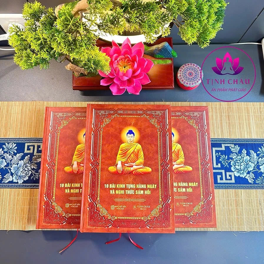 10 Bài Kinh Tụng Hàng Ngày và Nghi Thức Sám Hối (Bìa cứng)