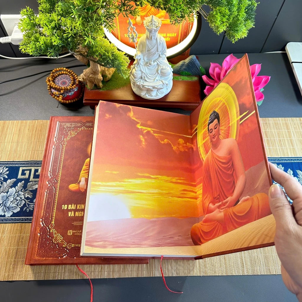 10 Bài Kinh Tụng Hàng Ngày và Nghi Thức Sám Hối (Bìa cứng)