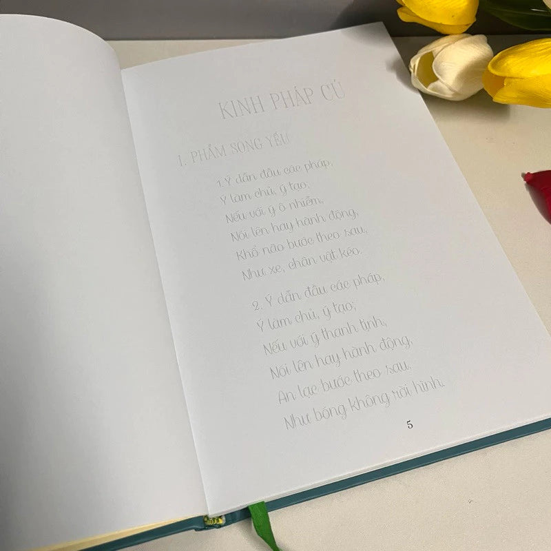 Sổ Chép Tay Kinh Pháp Cú - 423 Lời Phật Dạy (Bìa cứng, chữ in mờ)