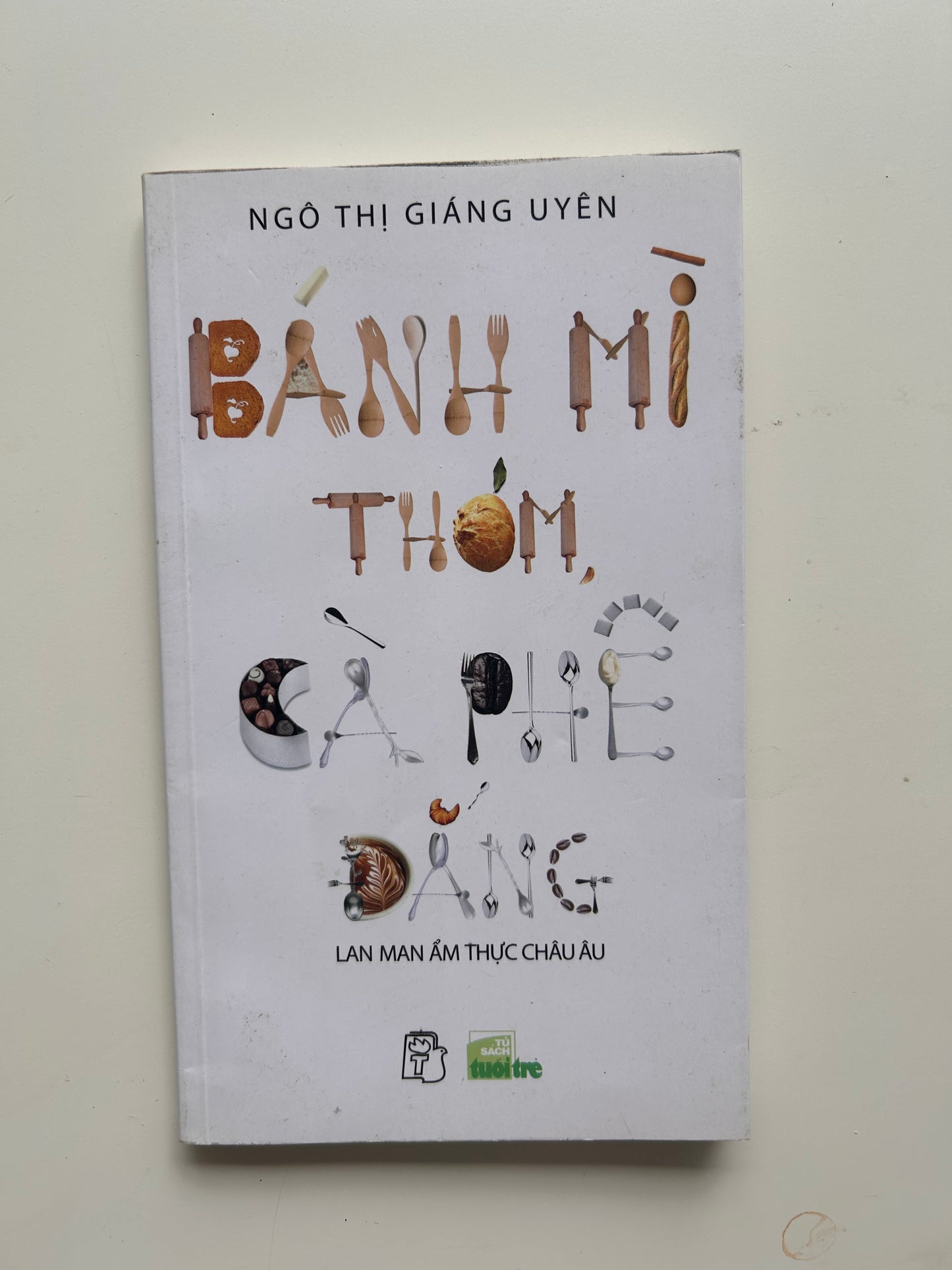 Bánh Mì Thơm Cà Phê Đắng (pre-loved)