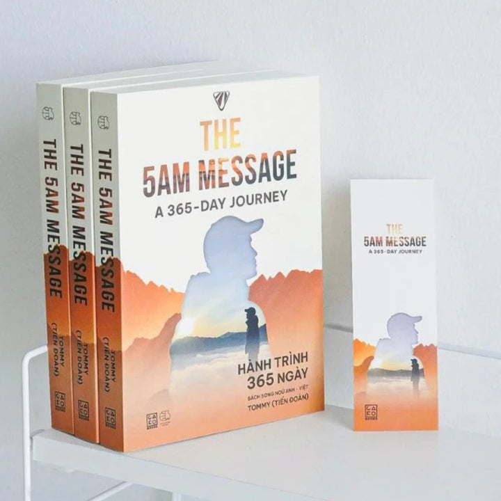The 5AM Message A 365-Day Journey sách song ngữ Việt Anh